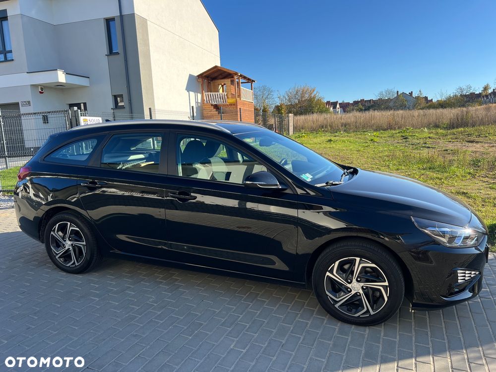 Hyundai i30 1.6 D GO Plus DCT - 33