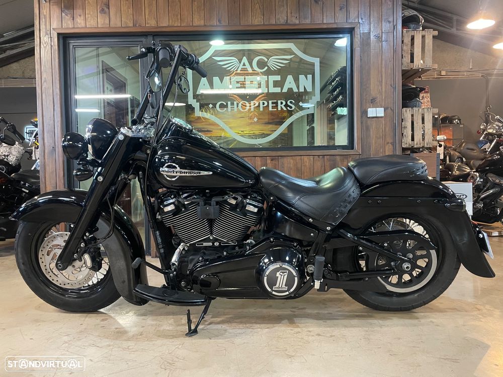 Harley-Davidson Softail FLHCS Heritage Classic 114 - 18