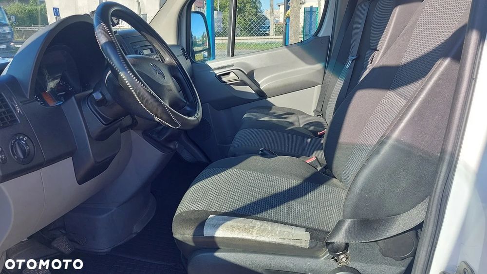 Mercedes-Benz Sprinter - 11
