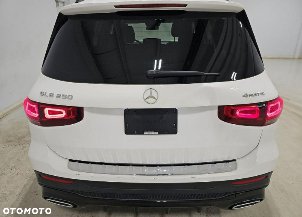 Mercedes-Benz GLB 250 4Matic 8G-DCT AMG Line - 6