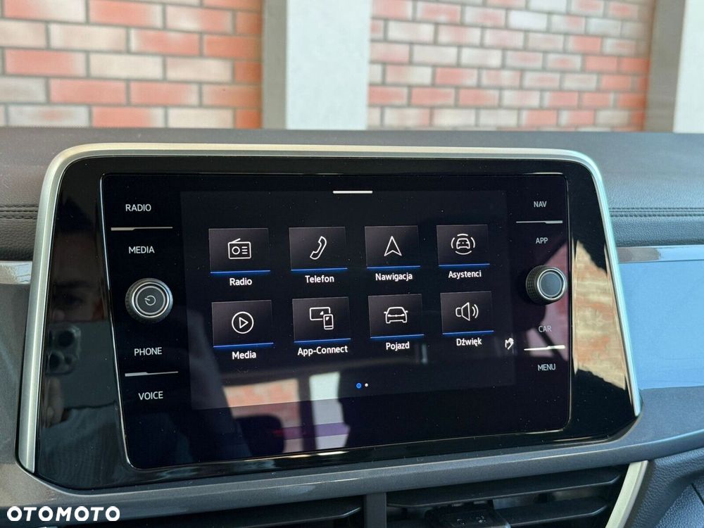 Volkswagen T-Roc - 23