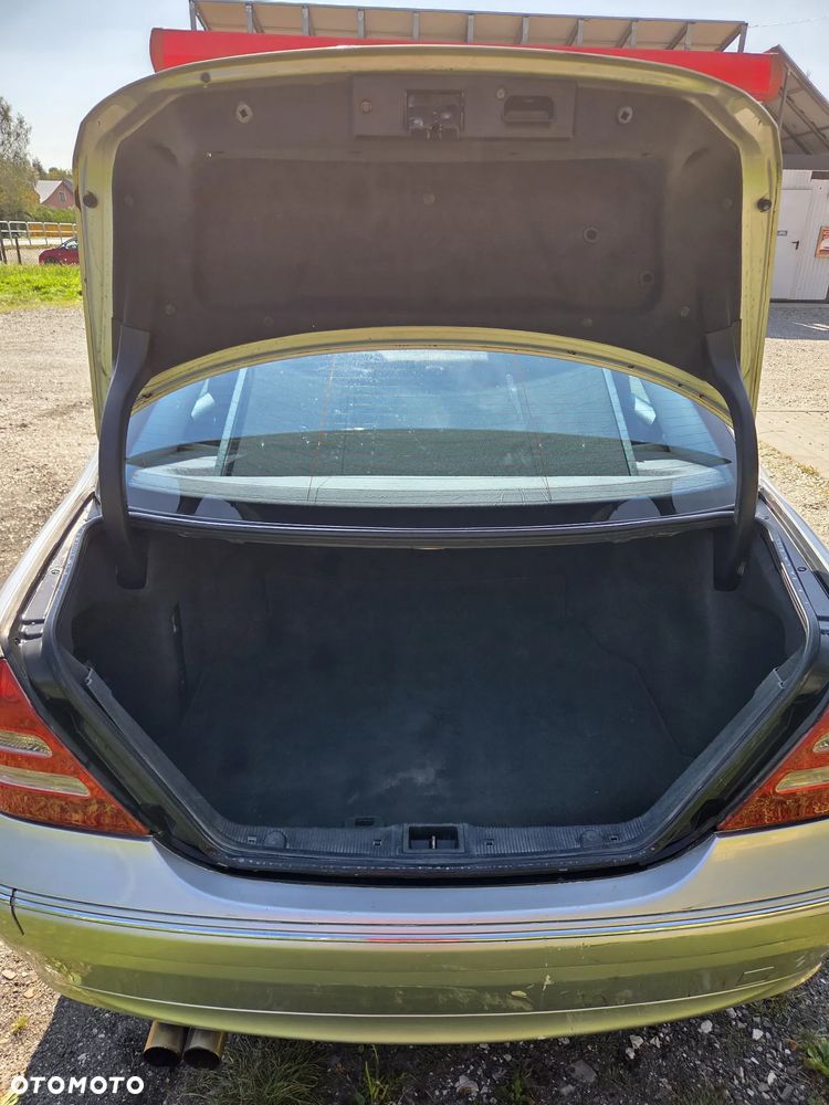 Mercedes-Benz Klasa C 320 4Matic Classic - 6
