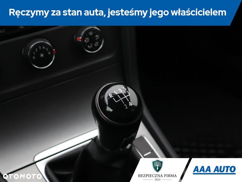 Volkswagen Golf - 16