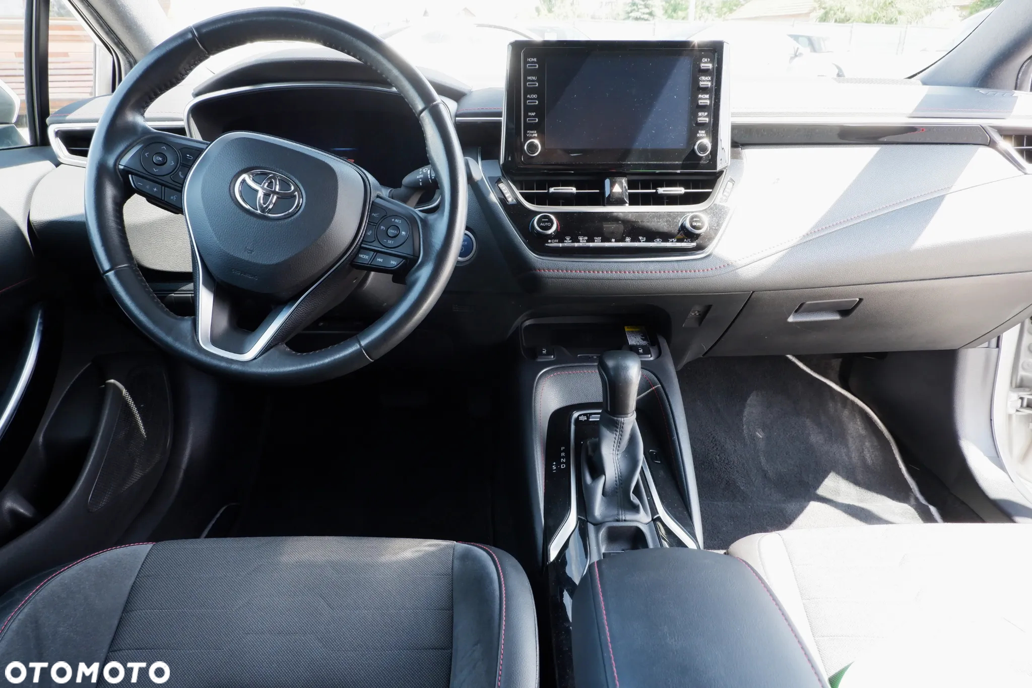 Toyota Corolla 2.0 Hybrid Executive - 15