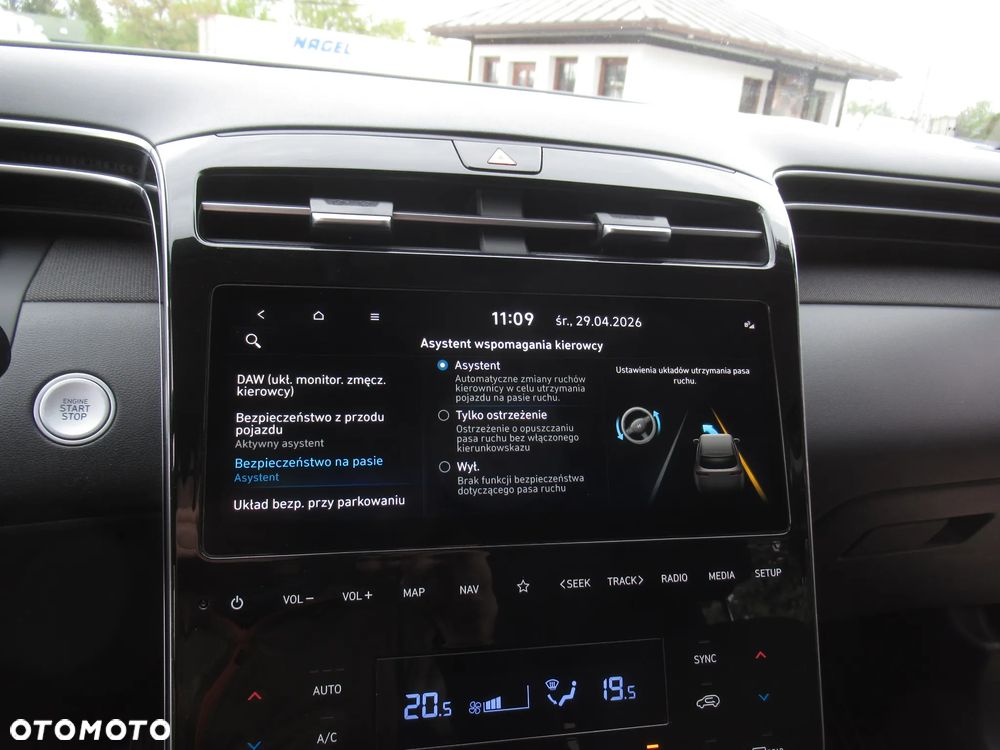 Hyundai Tucson 1.6 T-GDi HEV Executive 2WD - 27