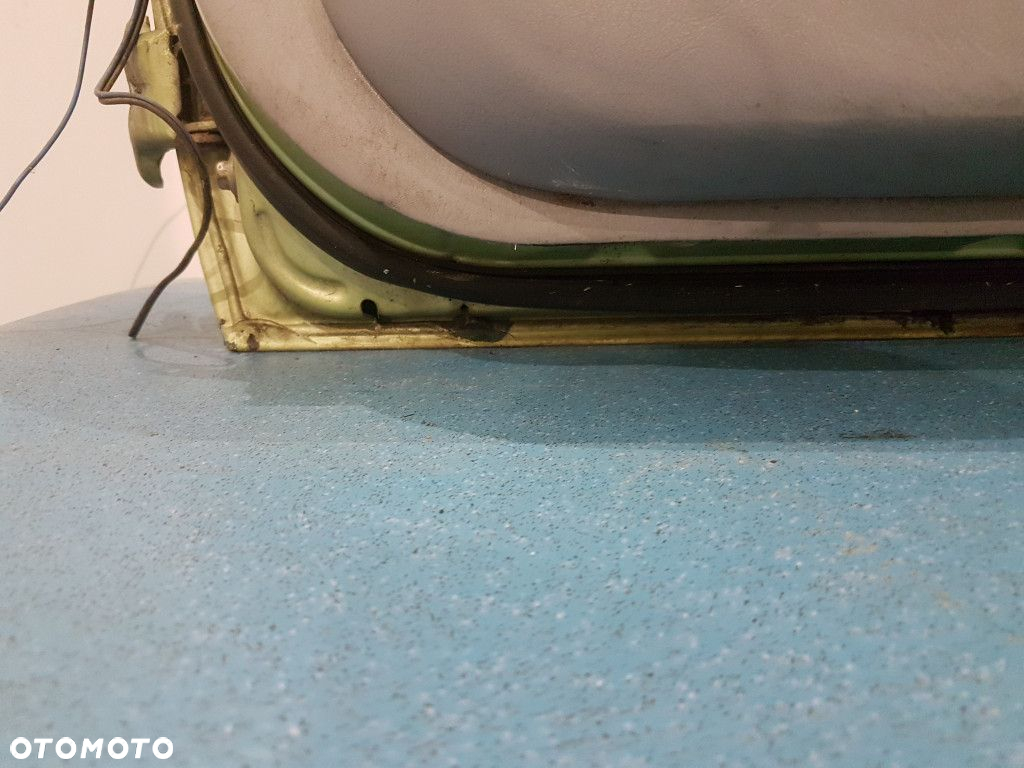 TOYOTA STARLET P9 DRZWI PRZÓD PRAWE 6Q9 - 12