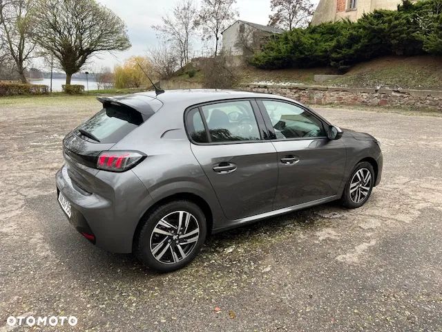 Peugeot 208 - 5