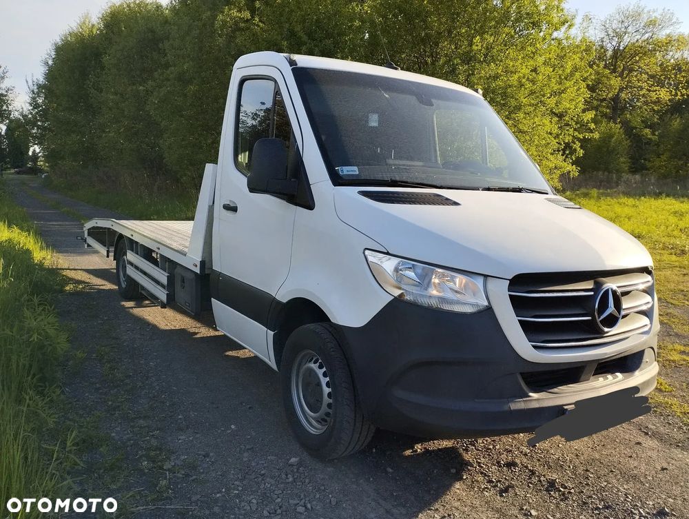 Mercedes-Benz Sprinter - 2