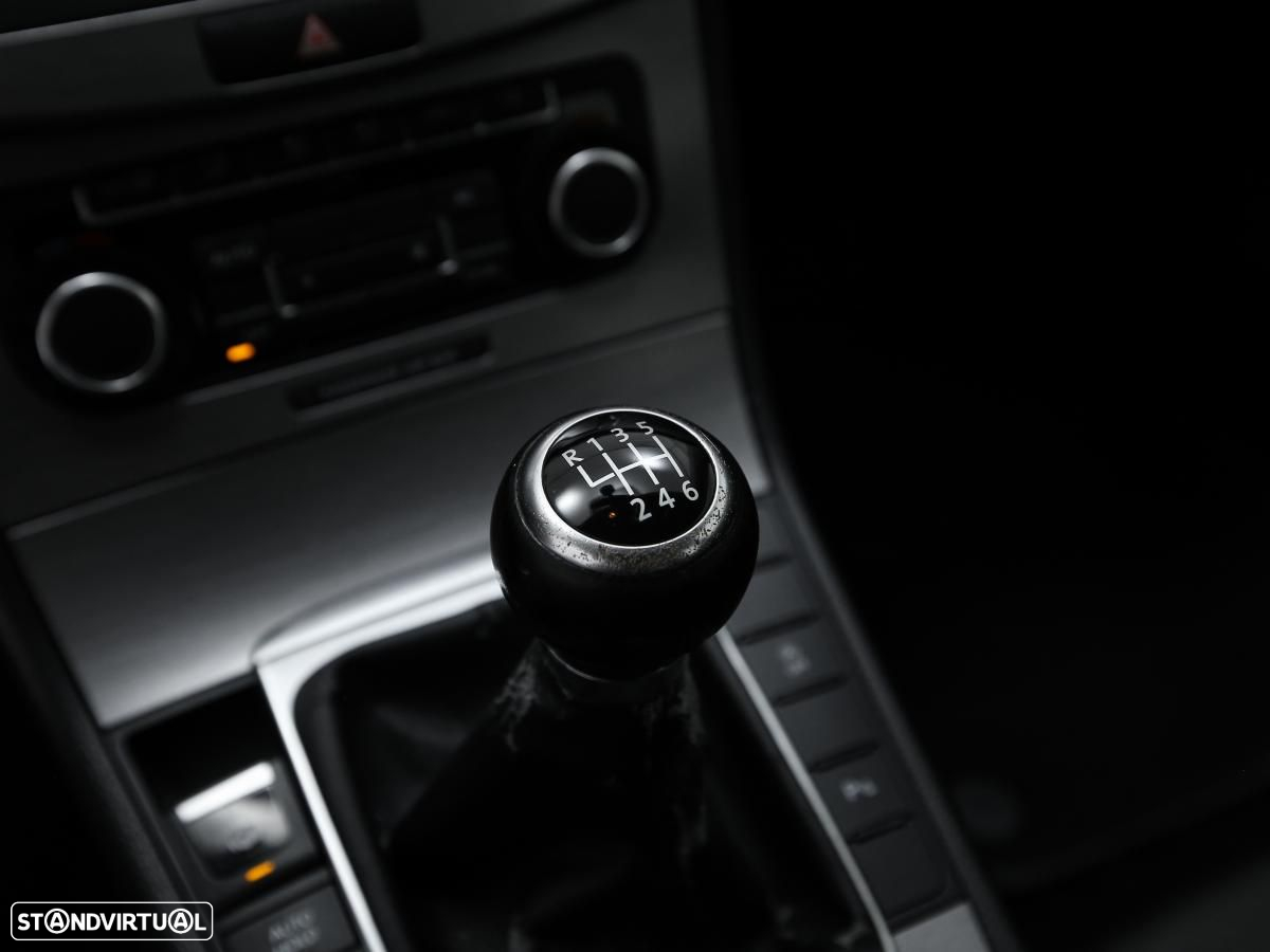 VW Passat Variant - 23