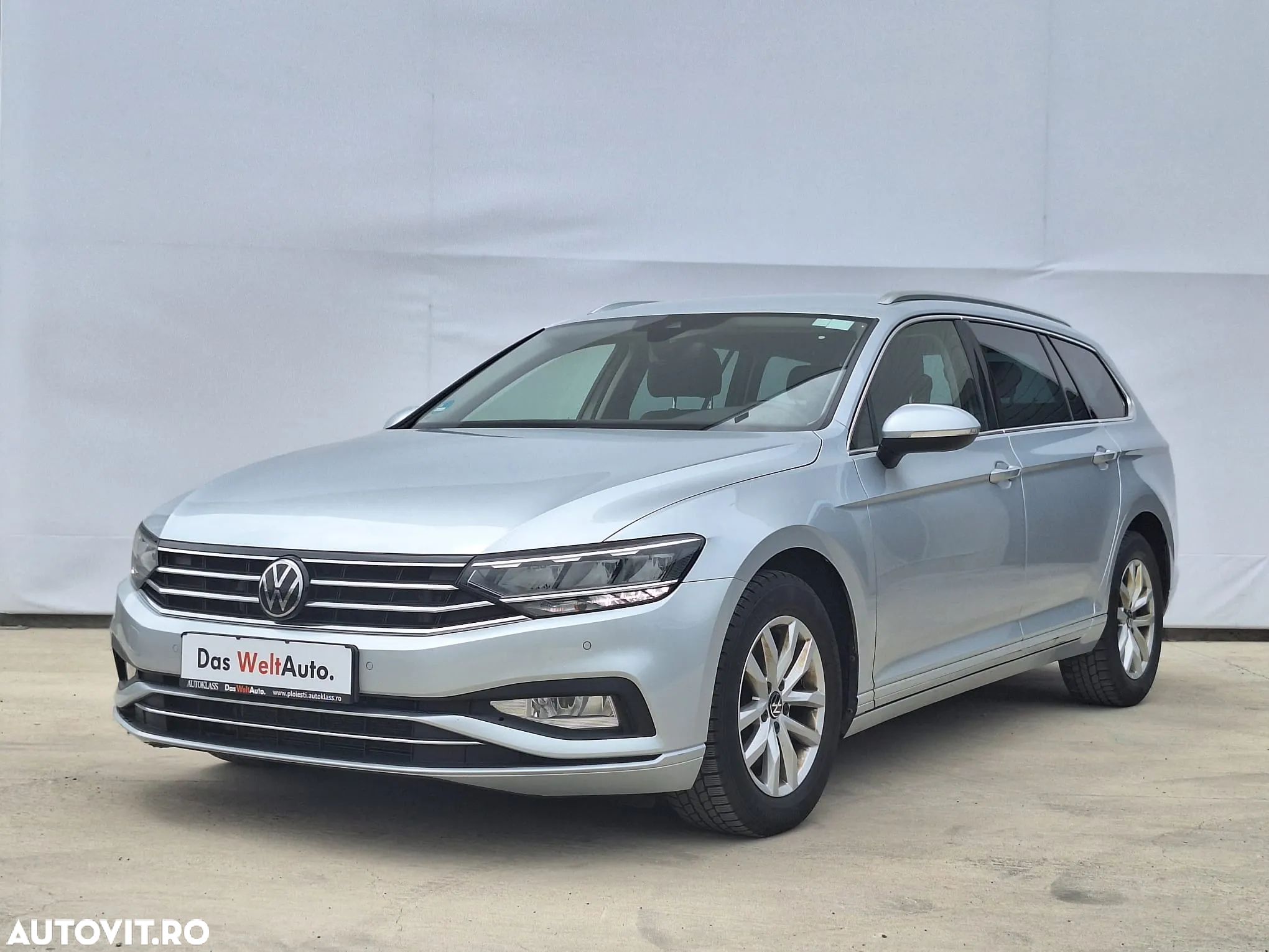Volkswagen Passat - 1