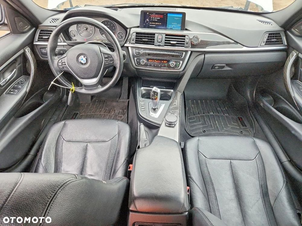 BMW Seria 3 328i xDrive Sport Line - 7