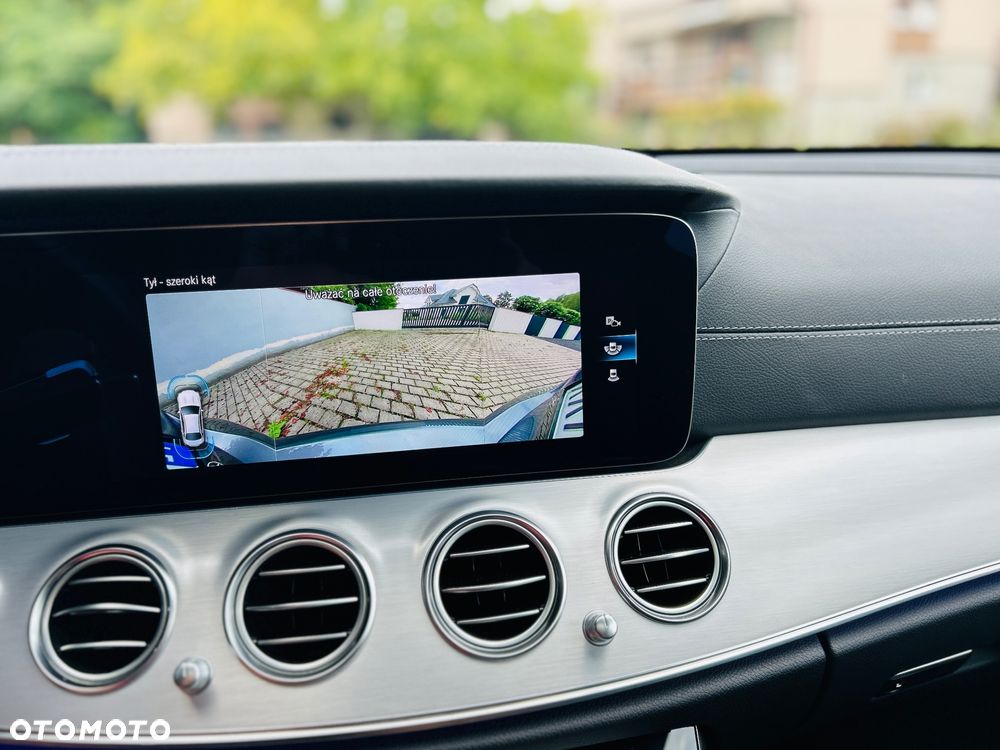 Mercedes-Benz Klasa E 220 d T 9G-TRONIC AMG Line - 32