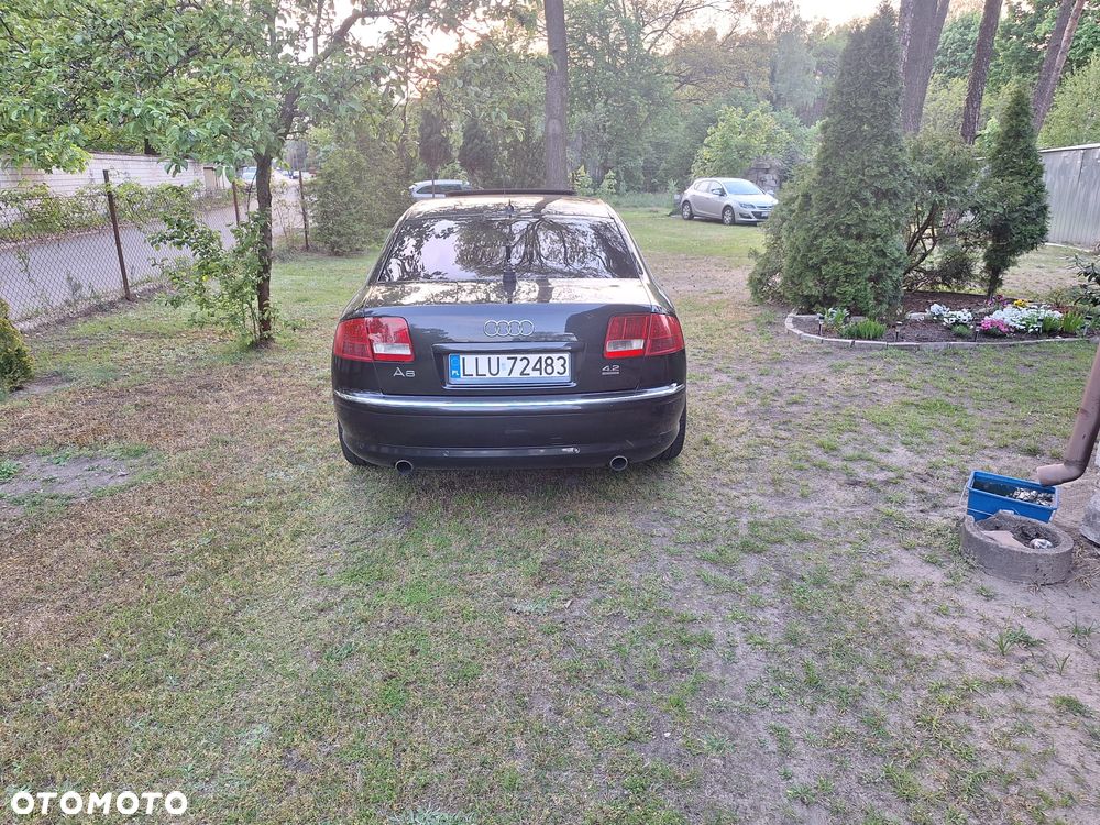 Audi A8 4.2 Quattro - 9