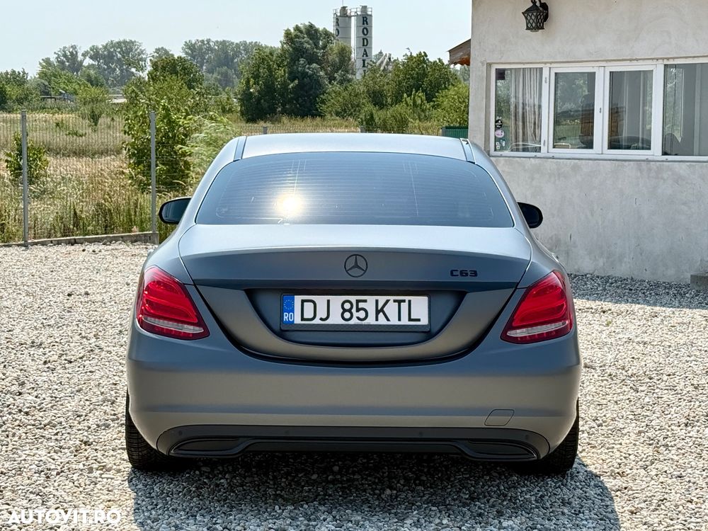 Mercedes-Benz C - 12