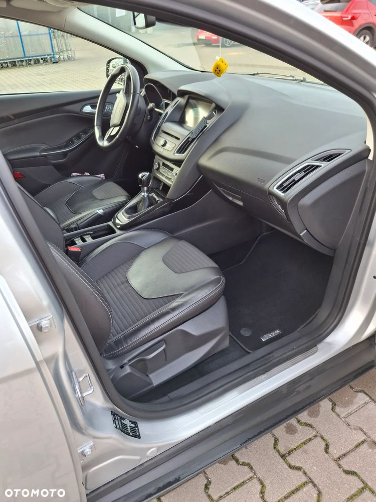 Ford Focus 1.5 EcoBoost STart-Stopp-System TITANIUM - 18