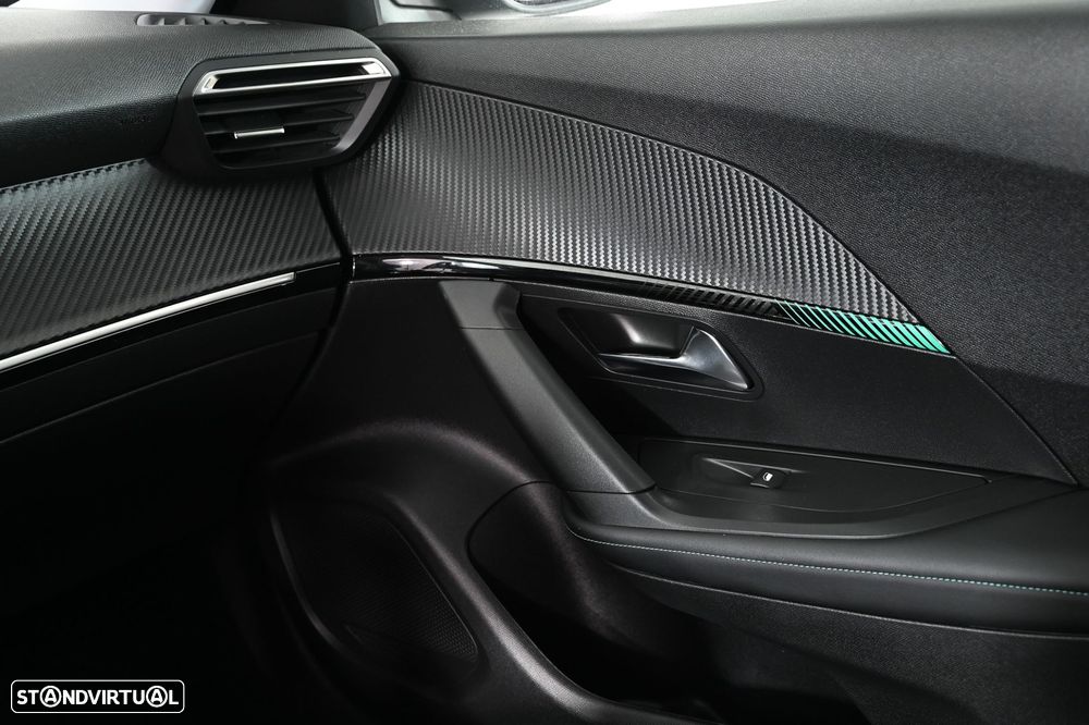 Peugeot 2008 1.2 PureTech Allure Pack - 21