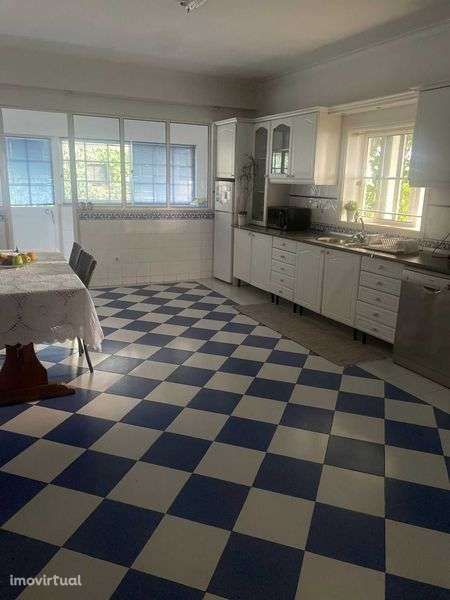 Moradia V5 no bairro dos Penedos Altos - Grande imagem: 2/8