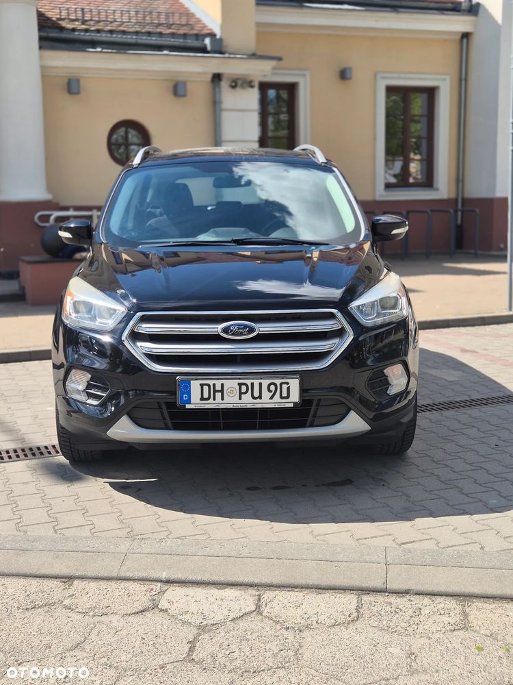 Ford Kuga 1.5 EcoBoost 2x4 Titanium - 4