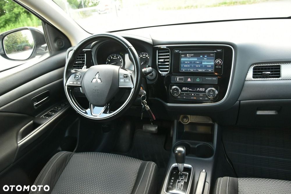 Mitsubishi Outlander - 10