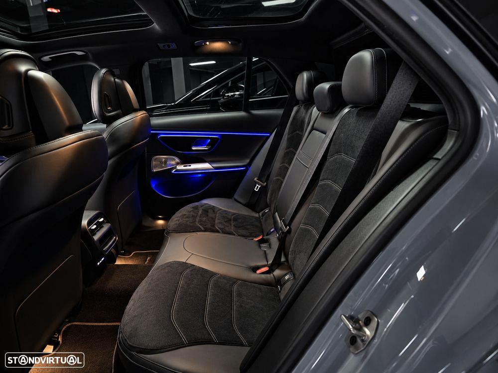 Mercedes-Benz E 300 de 9G-TRONIC AMG Line - 13