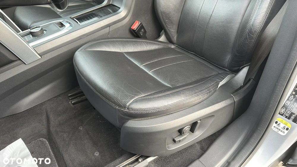 Land Rover Discovery Sport 2.0 TD4 HSE - 12