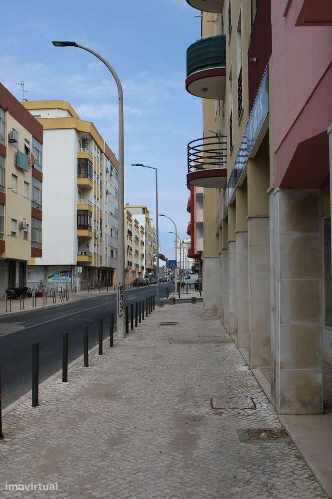 Ampla Loja com 129 m² e Estacionamento Privativo! - Grande imagem: 4/14