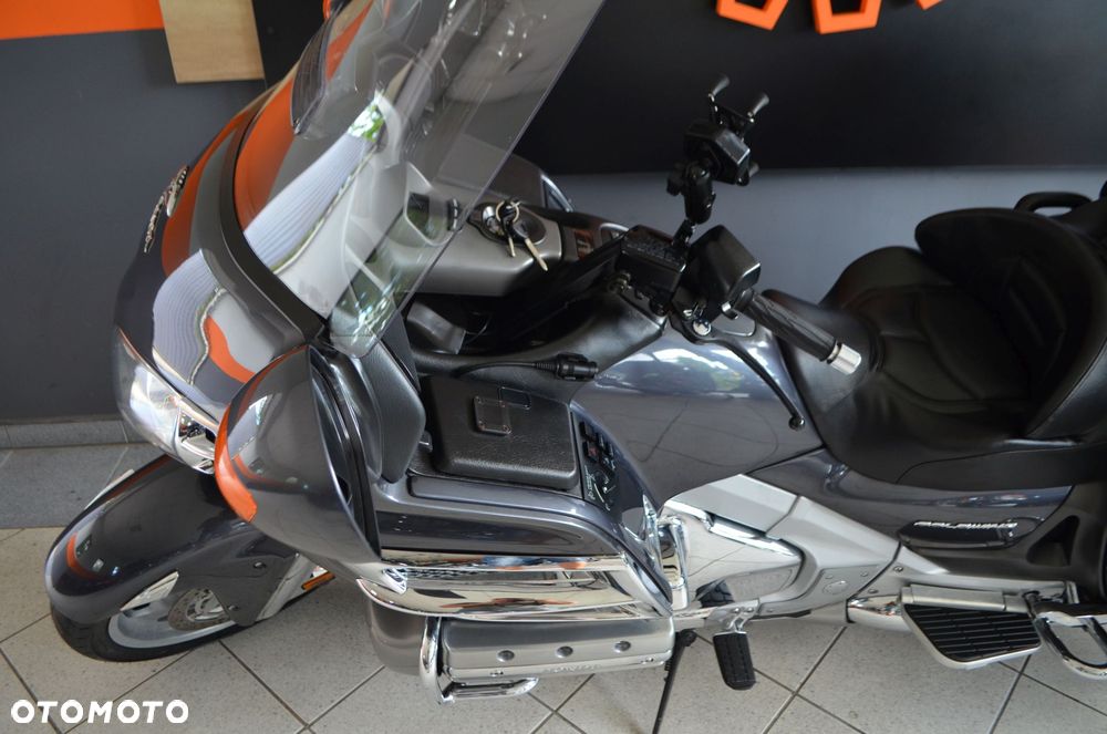 Honda GL - 24