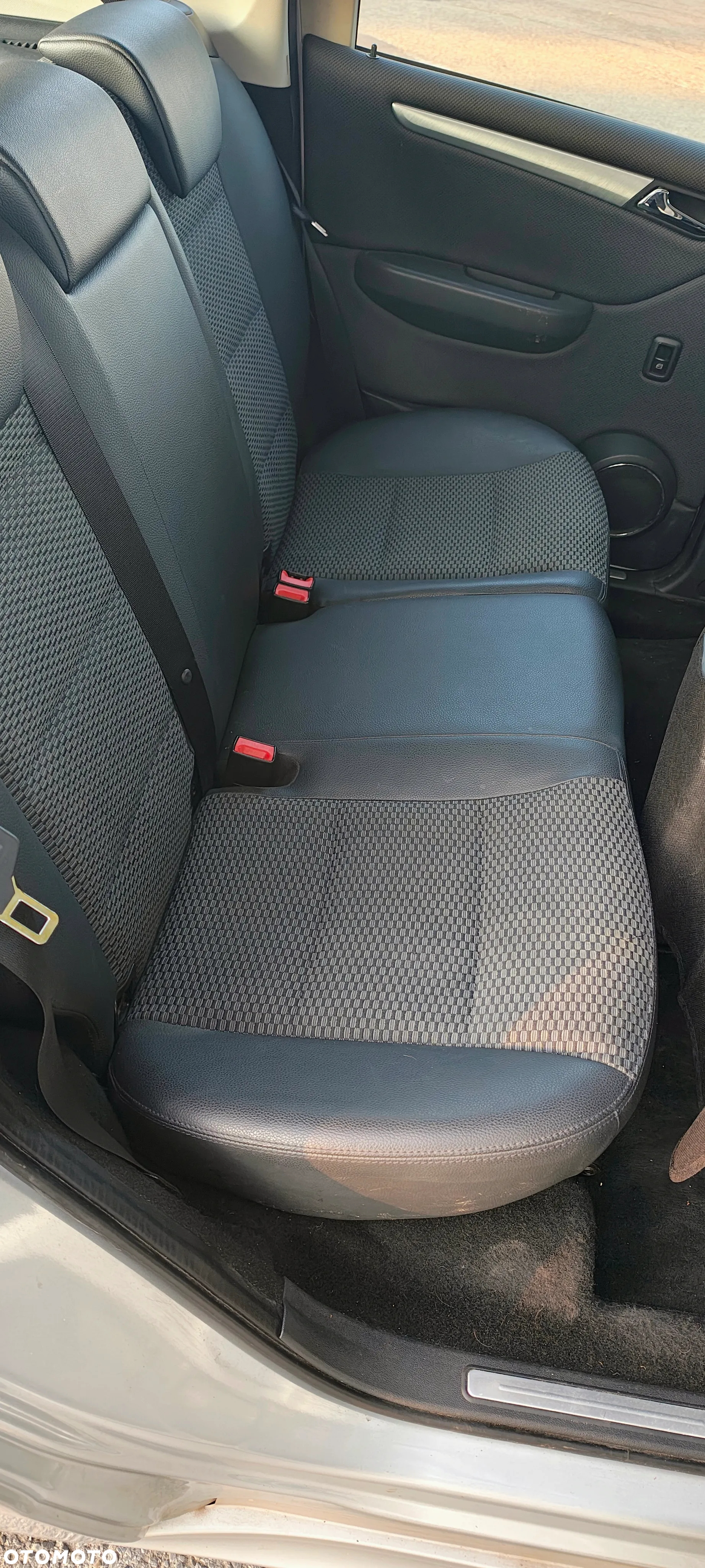 Mercedes-Benz Klasa A 180 CDI Autotronic Avantgarde - 10