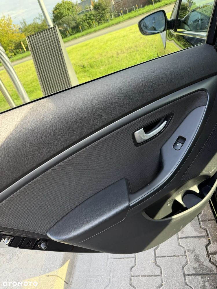 Hyundai i30 1.4 Trend - 16