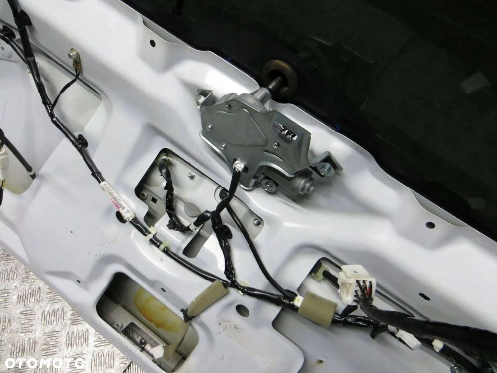 SUZUKI VITARA III KLAPA BAGAŻNIKA ZNL 15- - 8