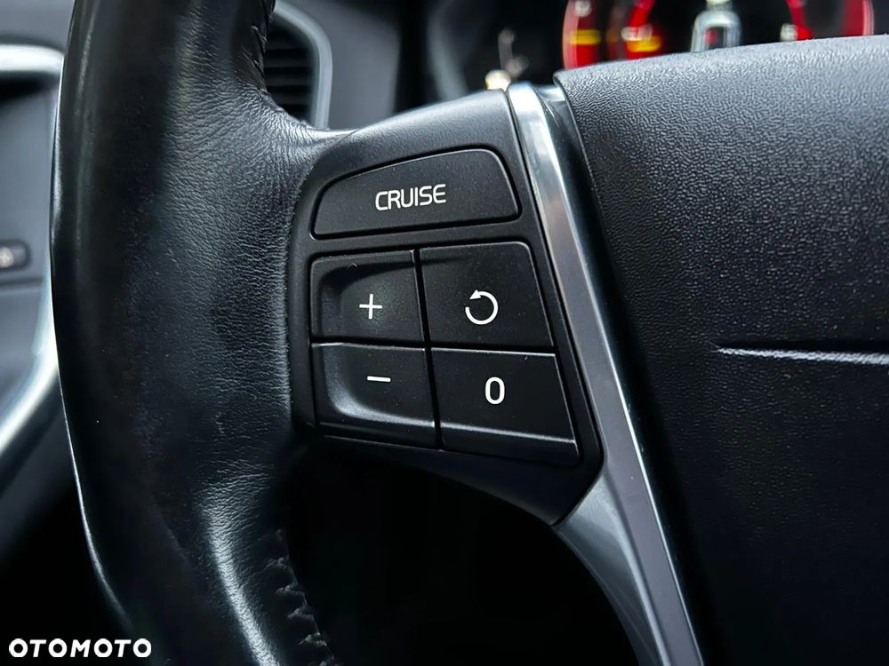 Volvo XC 60 D4 Drive-E Momentum - 22