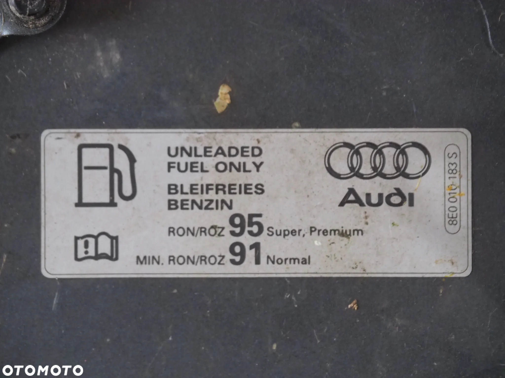 Klapka wlewu paliwa Audi A4 B6 Cabrio LX7Z - 7
