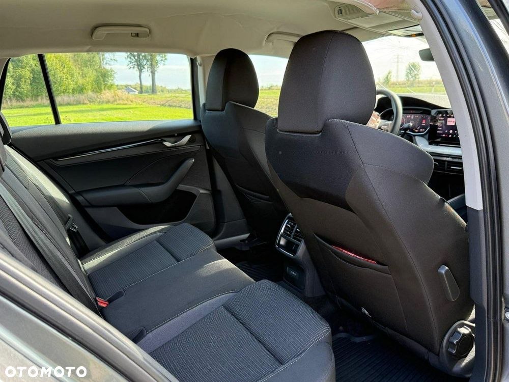 Skoda Octavia 1.5 TSI Selection - 11