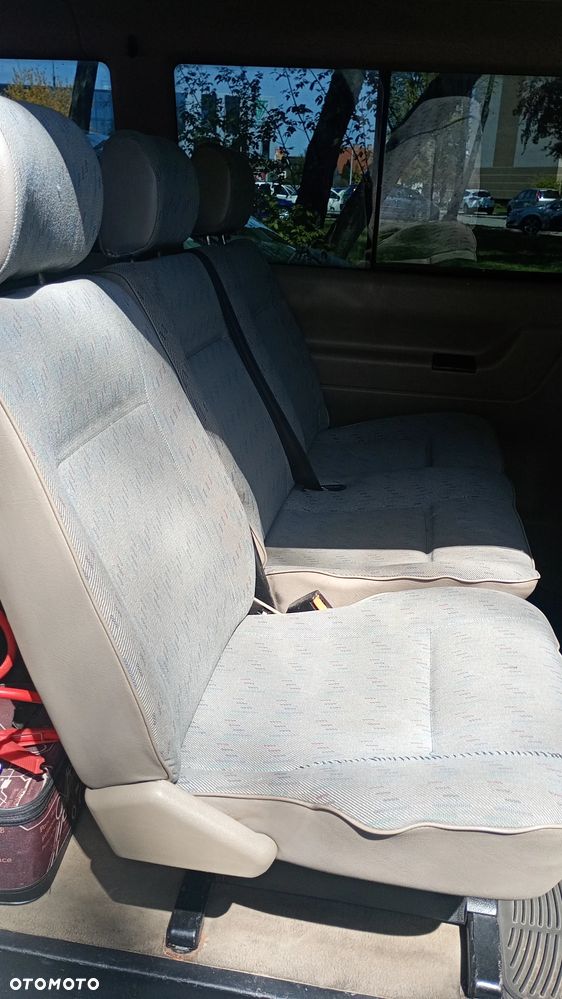 Volkswagen Caravelle - 6