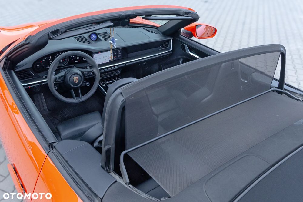 Porsche 911 Carrera 4S - 15