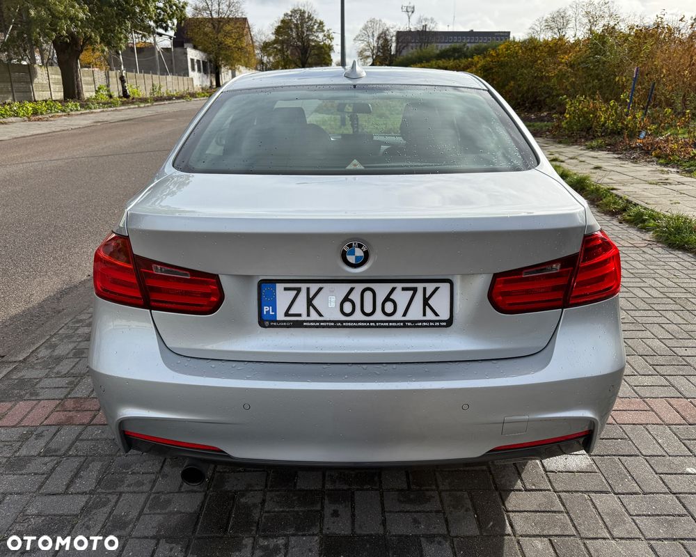 BMW Seria 3 316i M Sport - 12