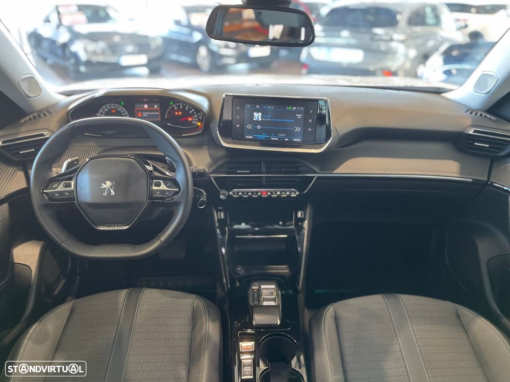 Peugeot 2008 1.2 PureTech Allure EAT8 - 28