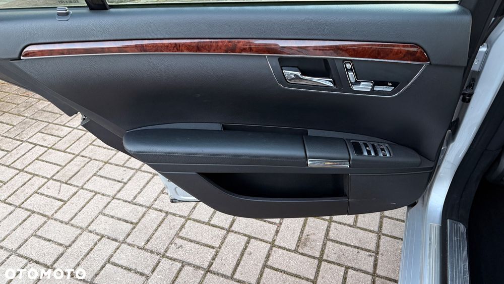 Mercedes-Benz Klasa S 350 L 4Matic 7G-TRONIC - 23