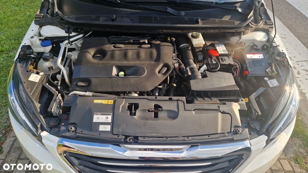 Peugeot 308 BlueHDi FAP 150 EAT6 Stop & Start Allure - 24