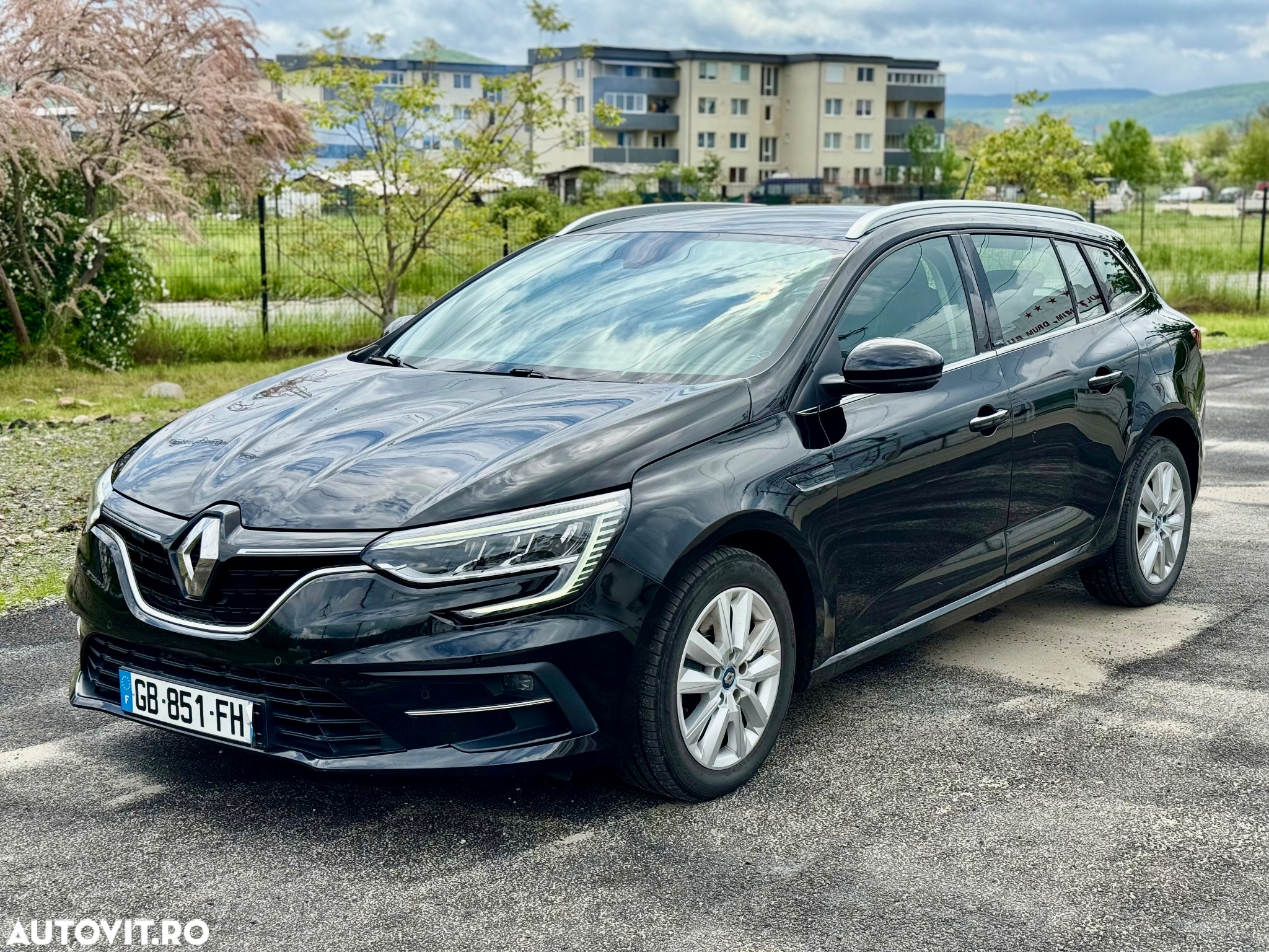 Renault Megane Grandtour E-TECH Plug-in 160 BUSINESS EDITION - 6
