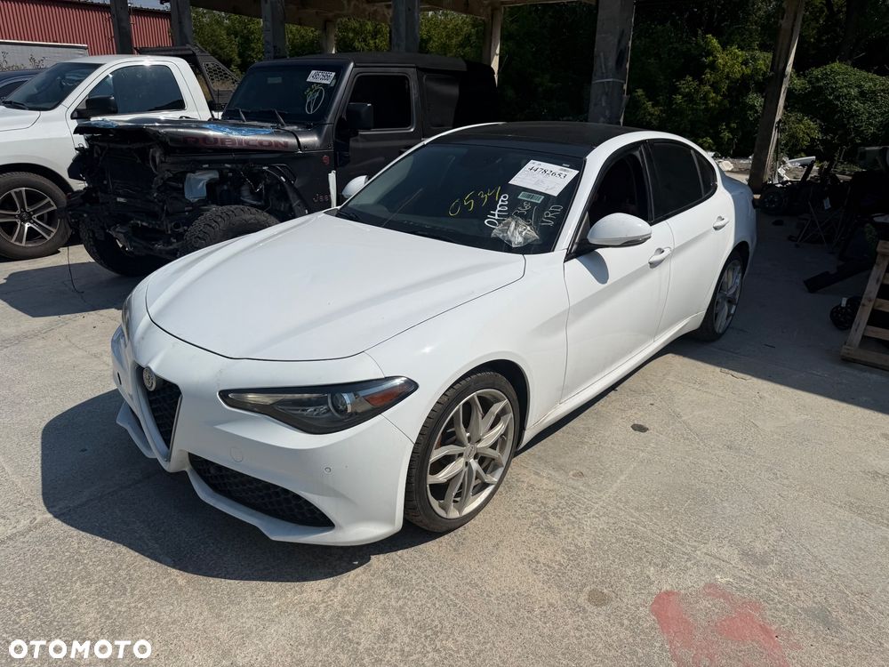 Alfa Romeo Giulia 2.0 Turbo 16V AT8-Q4 Veloce Ti - 17