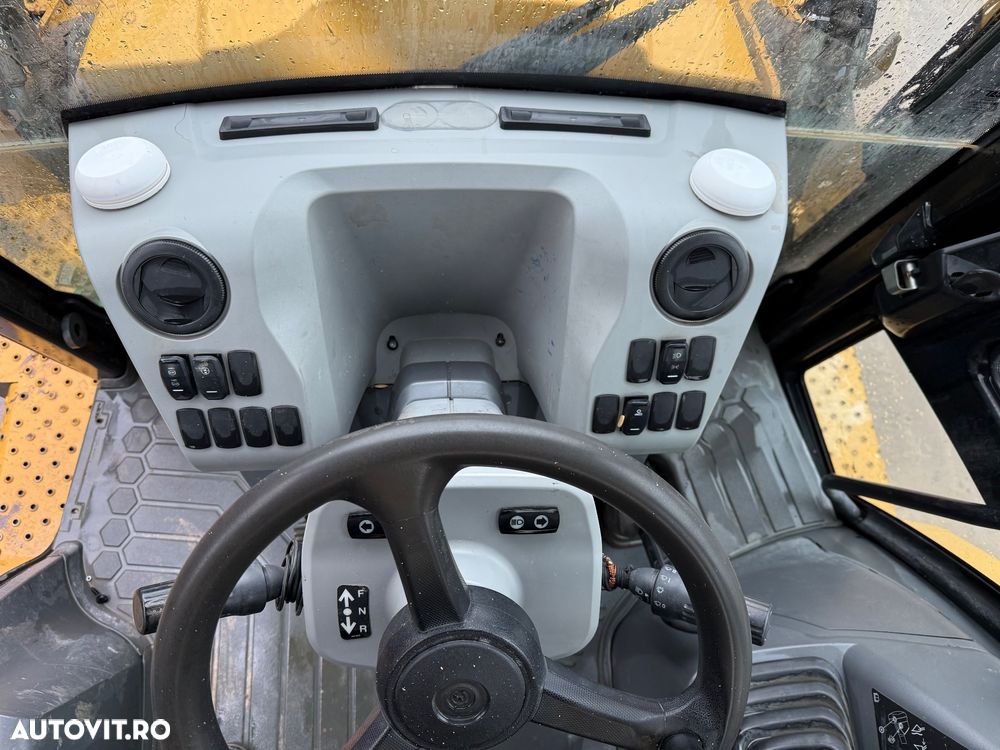 Caterpillar 428F2 - 7