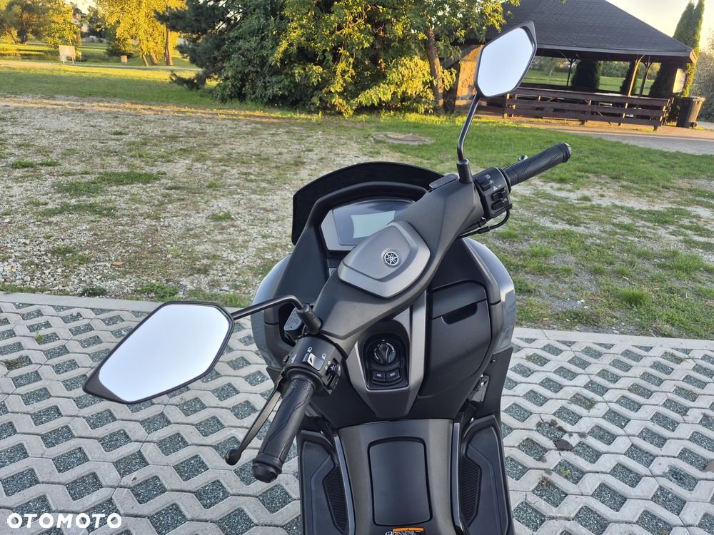 Yamaha NMAX - 12