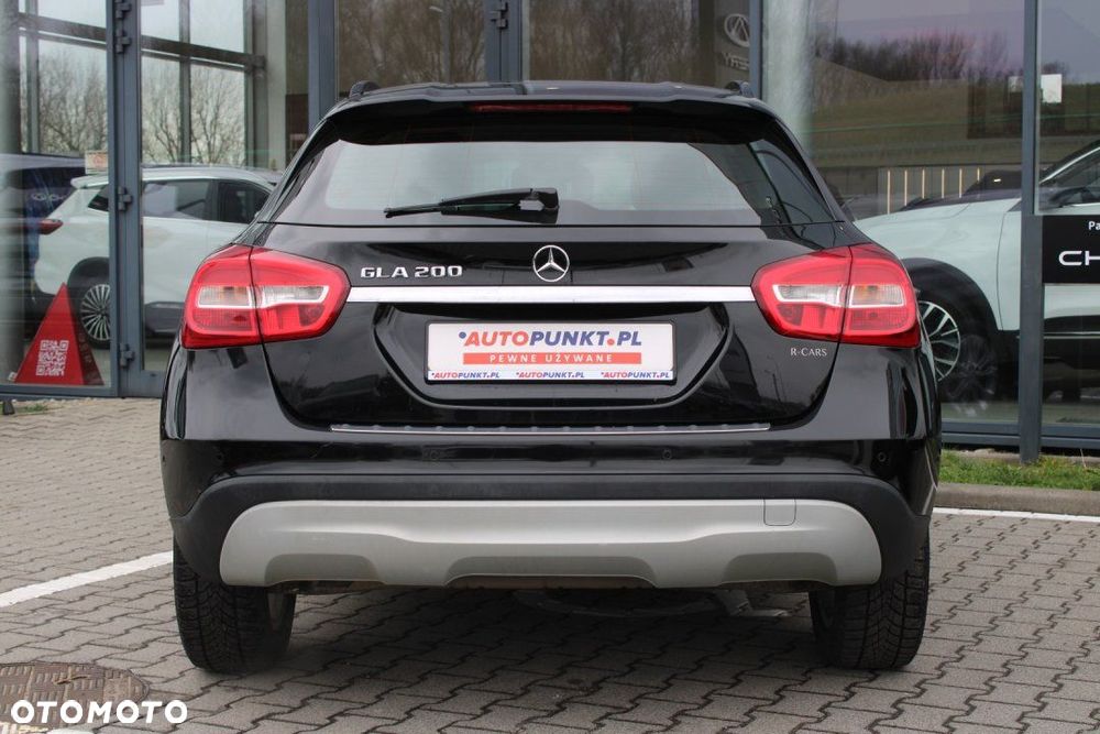 Mercedes-Benz GLA - 7