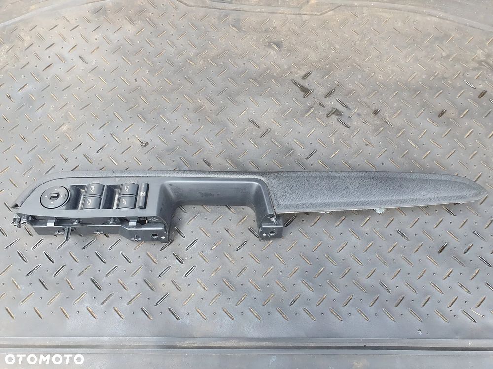 FORD C-MAX BOCZEK UCHWYT RĄCZKA DRZWI PANEL STEROWANIA PRZEŁĄCZNIK SZYB LUSTEREK 3M51-R23943-B 3M5T-14A132-AE - 1