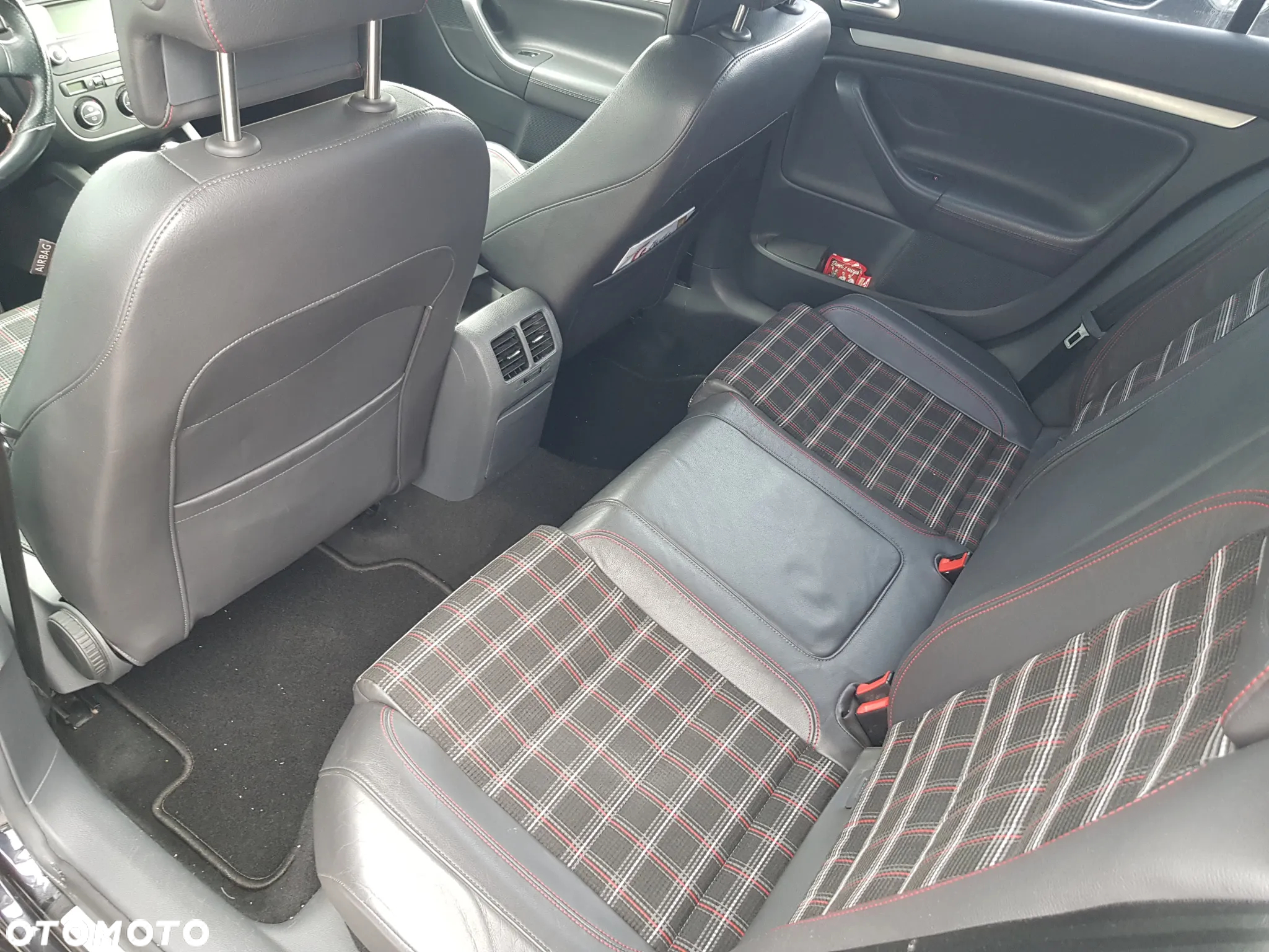 Volkswagen Golf 2.0 GTI DSG Edition 30 - 13