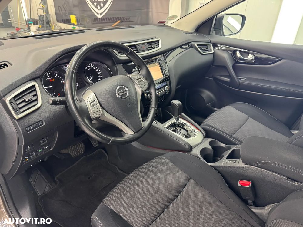 Nissan Qashqai 1.6 DCI Xtronic ACENTA - 17