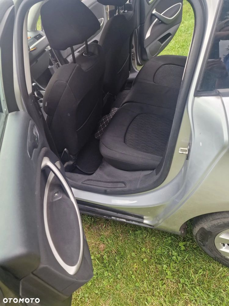 Citroën C5 2.0 HDi Confort - 10