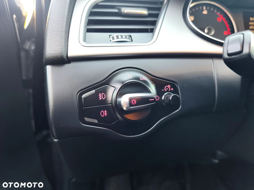Audi A4 Avant 2.0 TDI Quattro S tronic - 32