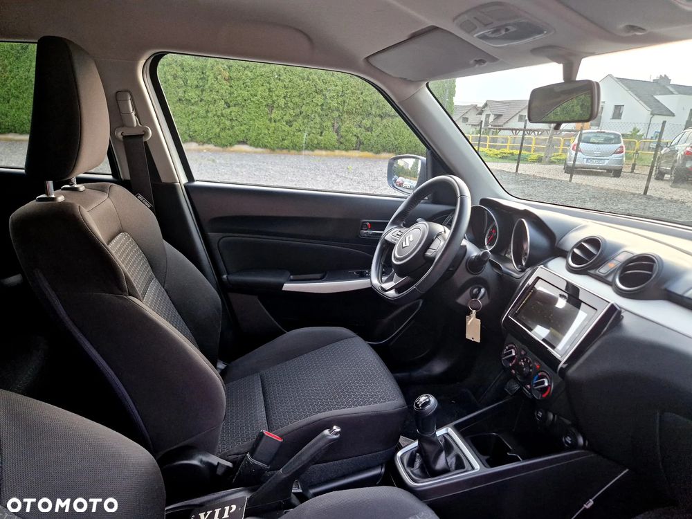 Suzuki Swift 1.2 Premium Plus - 33